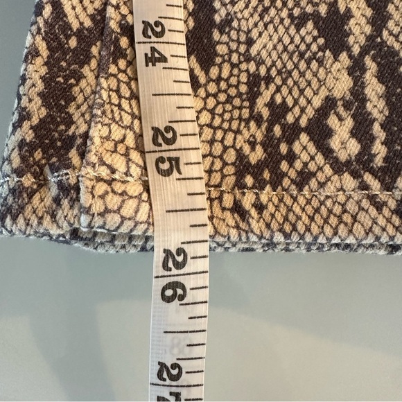 NWT Frame Denim Le Crop Mini Boot Denim Jean in The Serpent Snake Print Size 26 - Picture 11 of 11